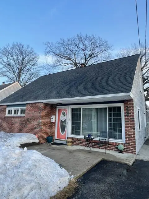 20 squares of GAF charcoal shingles in Delaware County (posted March 1, 2026)